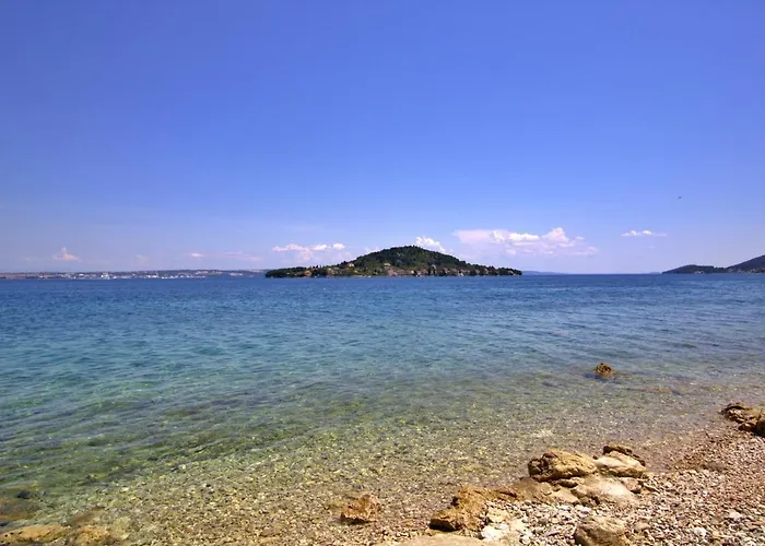 Beachfront Summer Oasis Preko