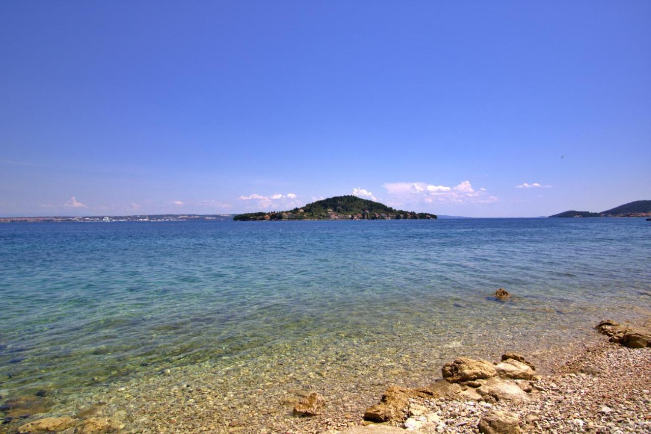 Lägenhet Beachfront Summer Oasis